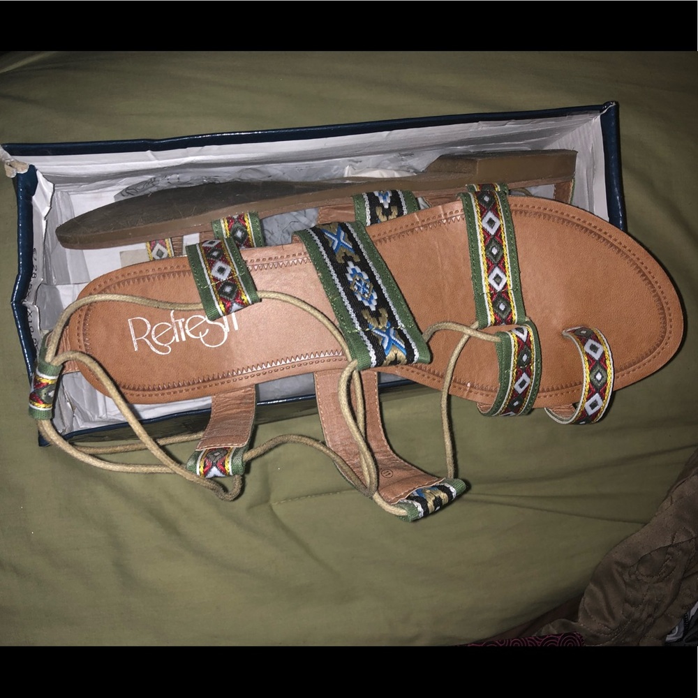 Green Aztec pattern gladiator sandals! - Picture 6 of 7